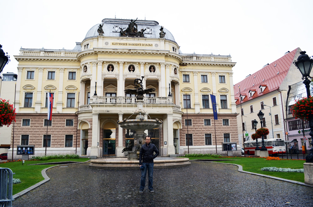 Bratislava Ulusal Tiyatrosu